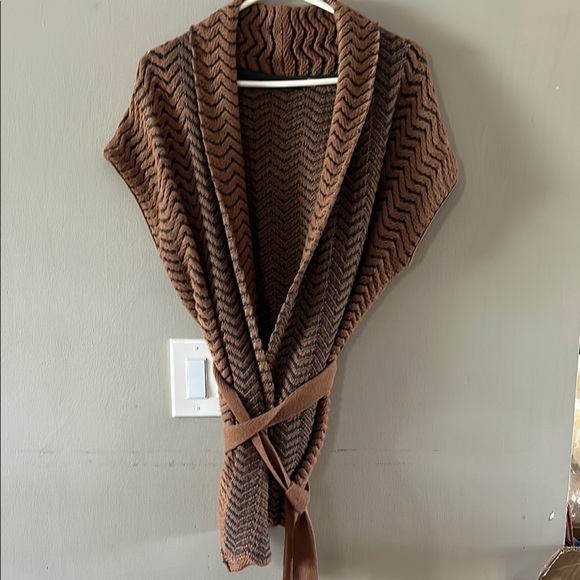 Brown and Black Chevron Knit Vest - Picture 1 of 3